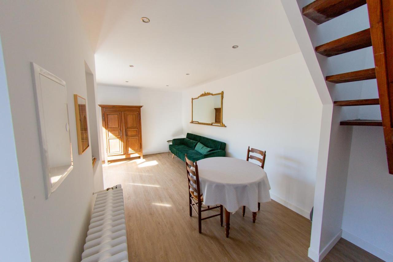 Le 74 Bed & Breakfast อาวร็องช์ ภายนอก รูปภาพ