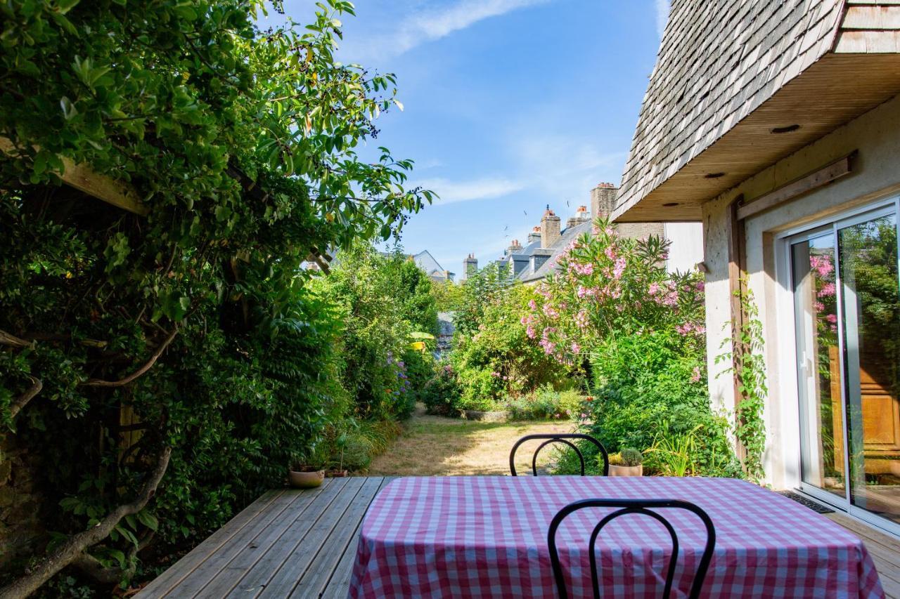 Le 74 Bed & Breakfast อาวร็องช์ ภายนอก รูปภาพ