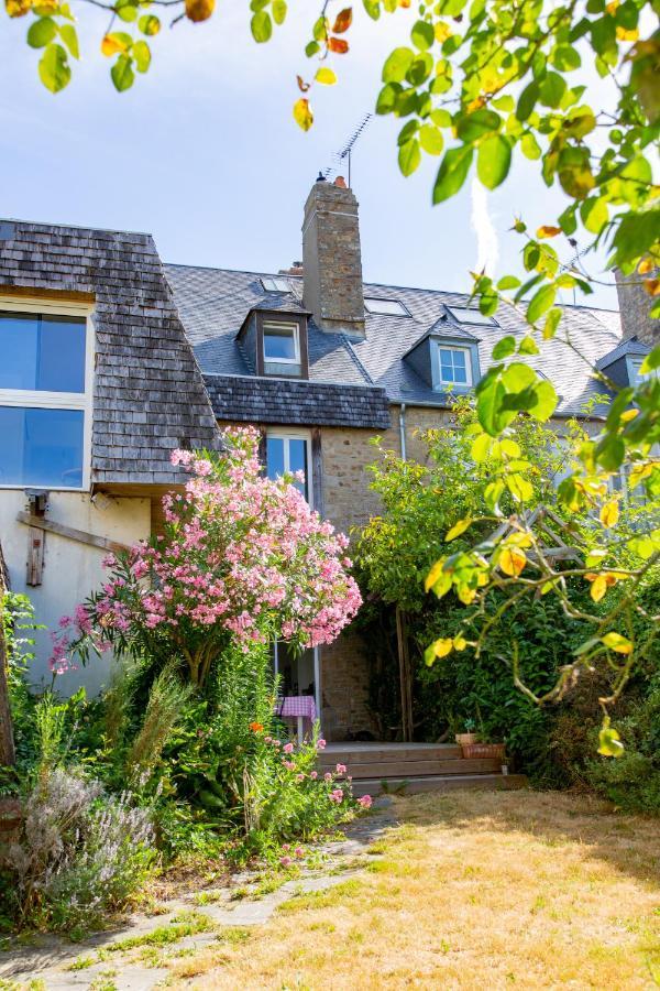 Le 74 Bed & Breakfast อาวร็องช์ ภายนอก รูปภาพ